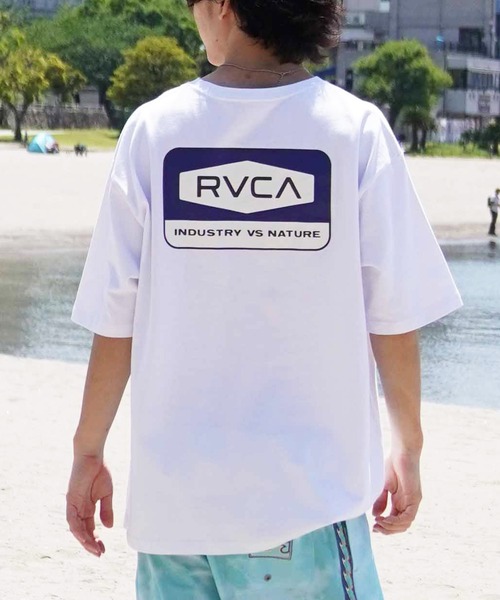 RVCA(ルーカ)の「RVCA/ルーカ 半袖Tee バックプリント オーバーサイズ コットン BE04A-238(Tシャツ/カットソー・メンズ・ブラック/ホワイト/ブラウン・S/M/L)」の1枚目の写真