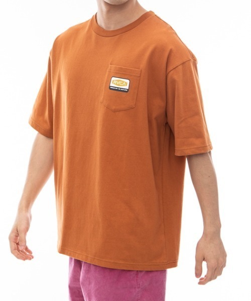 RVCA(ルーカ)の「RVCA/ルーカ 半袖Tee バックプリント オーバーサイズ コットン BE04A-238(Tシャツ/カットソー・メンズ・ブラック/ホワイト/ブラウン・S/M/L)」の4枚目の写真