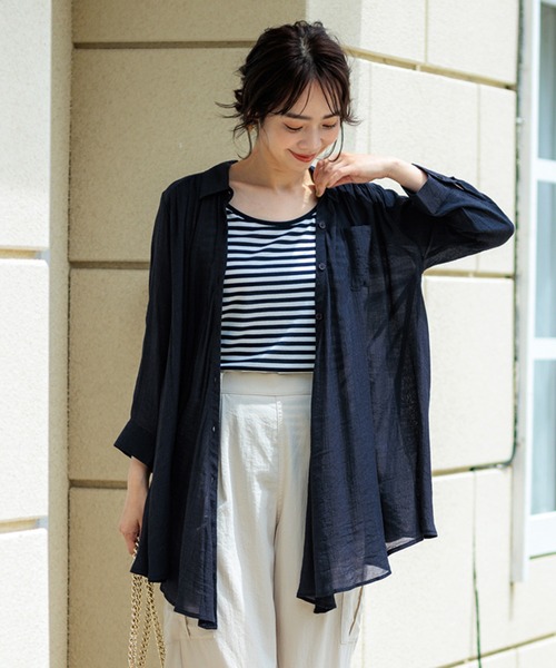 BELLUNA PLUS(ベルーナ)の「スラブ素材ドレープシャツチュニック(チュニック・レディース・ストライプ/ネイビー/ラベンダー/ブルー・MEDIUM/LARGE/X-LARGE)」の7枚目の写真