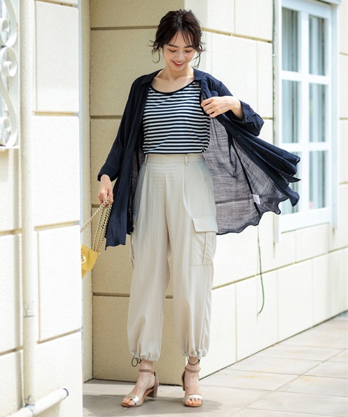 BELLUNA PLUS(ベルーナ)の「スラブ素材ドレープシャツチュニック(チュニック・レディース・ストライプ/ネイビー/ラベンダー/ブルー・MEDIUM/LARGE/X-LARGE)」の12枚目の写真