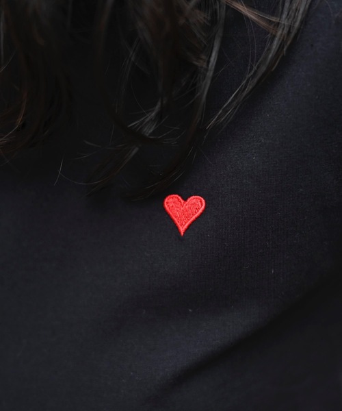 &HALF(アンドハーフ)の「ハートロゴ刺繍コンパクトTシャツ(Tシャツ/カットソー・レディース・ホワイト/ブラック・FREE)」の8枚目の写真