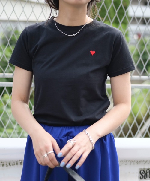 &HALF(アンドハーフ)の「ハートロゴ刺繍コンパクトTシャツ(Tシャツ/カットソー・レディース・ホワイト/ブラック・FREE)」の21枚目の写真