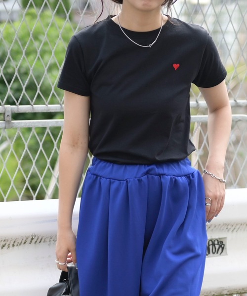 &HALF(アンドハーフ)の「ハートロゴ刺繍コンパクトTシャツ(Tシャツ/カットソー・レディース・ホワイト/ブラック・FREE)」の22枚目の写真