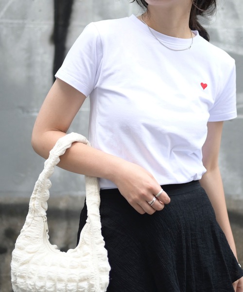 &HALF(アンドハーフ)の「ハートロゴ刺繍コンパクトTシャツ(Tシャツ/カットソー・レディース・ホワイト/ブラック・FREE)」の15枚目の写真
