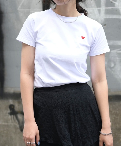 &HALF(アンドハーフ)の「ハートロゴ刺繍コンパクトTシャツ(Tシャツ/カットソー・レディース・ホワイト/ブラック・FREE)」の16枚目の写真
