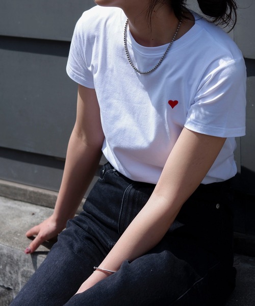 &HALF(アンドハーフ)の「ハートロゴ刺繍コンパクトTシャツ(Tシャツ/カットソー・レディース・ホワイト/ブラック・FREE)」の19枚目の写真