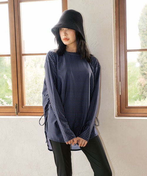 OSYAREVO(オシャレボ)の「水着 レディース 体型カバー ラッシュガード 紫外線カット率 99%以上 UPF50+ uvカット フィットネス 水陸両用 ラッシュレギンス サイドギャザー セットアップ セパレート(ラッシュガード・レディース・ホワイト×ブルー/ホワイト×ブラック/ブラック/ダークベージュ/ベージュ/ブラウン/チェック/ナチュラル/グレイッシュブルー/ハウンドトゥース/ネイビー系/ブラウン系その他・MEDIUM/LARGE/X-LARGE)」の15枚目の写真