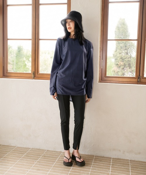 OSYAREVO(オシャレボ)の「水着 レディース 体型カバー ラッシュガード 紫外線カット率 99%以上 UPF50+ uvカット フィットネス 水陸両用 ラッシュレギンス サイドギャザー セットアップ セパレート(ラッシュガード・レディース・ホワイト×ブルー/ホワイト×ブラック/ブラック/ダークベージュ/ベージュ/ブラウン/チェック/ナチュラル/グレイッシュブルー/ハウンドトゥース/ネイビー系/ブラウン系その他・MEDIUM/LARGE/X-LARGE)」の17枚目の写真