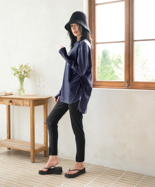 OSYAREVO(オシャレボ)の「水着 レディース 体型カバー ラッシュガード 紫外線カット率 99%以上 UPF50+ uvカット フィットネス 水陸両用 ラッシュレギンス サイドギャザー セットアップ セパレート(ラッシュガード・レディース・ホワイト×ブルー/ホワイト×ブラック/ブラック/ダークベージュ/ベージュ/ブラウン/チェック/ナチュラル/グレイッシュブルー/ハウンドトゥース/ネイビー系/ブラウン系その他・MEDIUM/LARGE/X-LARGE)」の20枚目の写真
