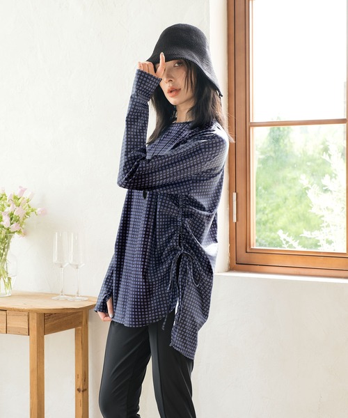 OSYAREVO(オシャレボ)の「水着 レディース 体型カバー ラッシュガード 紫外線カット率 99%以上 UPF50+ uvカット フィットネス 水陸両用 ラッシュレギンス サイドギャザー セットアップ セパレート(ラッシュガード・レディース・ホワイト×ブルー/ホワイト×ブラック/ブラック/ダークベージュ/ベージュ/ブラウン/チェック/ナチュラル/グレイッシュブルー/ハウンドトゥース/ネイビー系/ブラウン系その他・MEDIUM/LARGE/X-LARGE)」の22枚目の写真