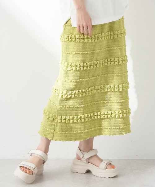 earth music&ecology(アースミュージックアンドエコロジー)の「ぷくぷくナロースカート(スカート・レディース・アイボリー/ブラック/ライム・S/M)」の1枚目の写真