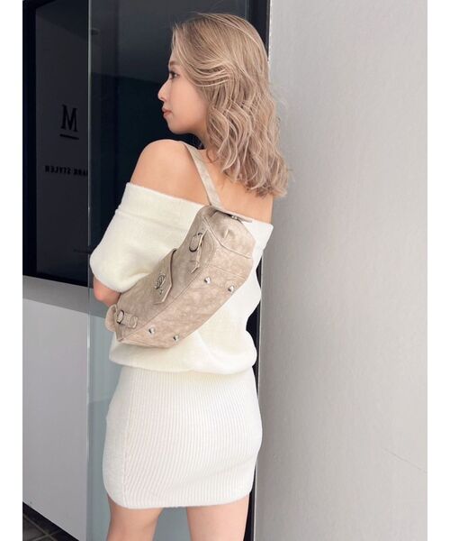 GYDA（ジェイダ）の「ブラウジングオフショルシャギーニットワンピース（ワンピース・レディース・ブラック/ベージュ/オフホワイト・FREE）」の19枚目の写真