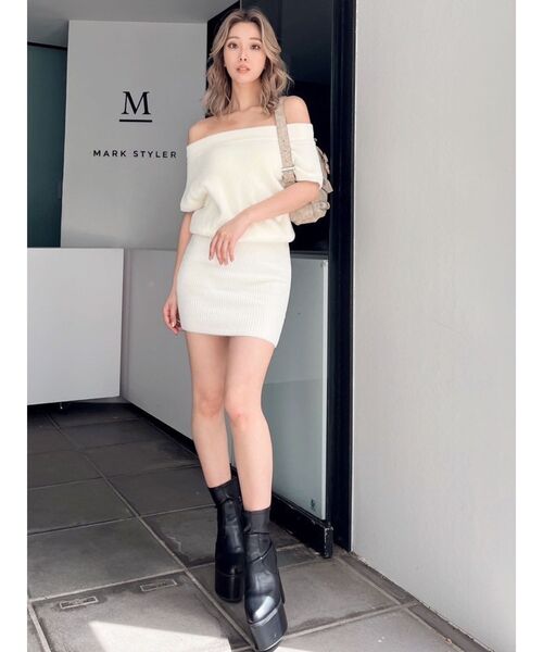 GYDA（ジェイダ）の「ブラウジングオフショルシャギーニットワンピース（ワンピース・レディース・ブラック/ベージュ/オフホワイト・FREE）」の21枚目の写真