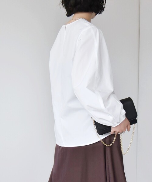 quaranciel（カランシエル）の「quaranciel:〈洗濯機可能〉タイプライター スキッパー パフ ブラウス（シャツ/ブラウス・レディース・ホワイト/チャコールグレー・ONE SIZE）」の7枚目の写真