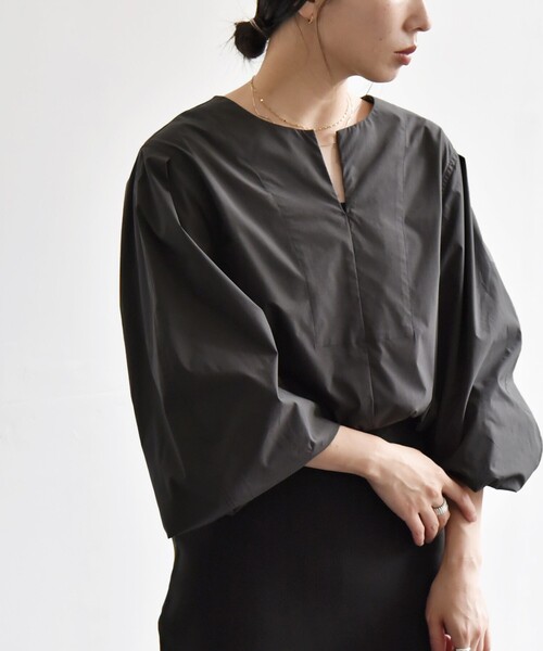 quaranciel（カランシエル）の「quaranciel:〈洗濯機可能〉タイプライター スキッパー パフ ブラウス（シャツ/ブラウス・レディース・ホワイト/チャコールグレー・ONE SIZE）」の11枚目の写真