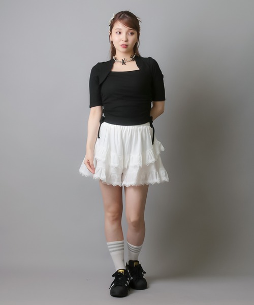 SPINNS（スピンズ）の「レースティアードミニパンツ（その他パンツ・レディース・オフホワイト・ONESIZE）」の2枚目の写真