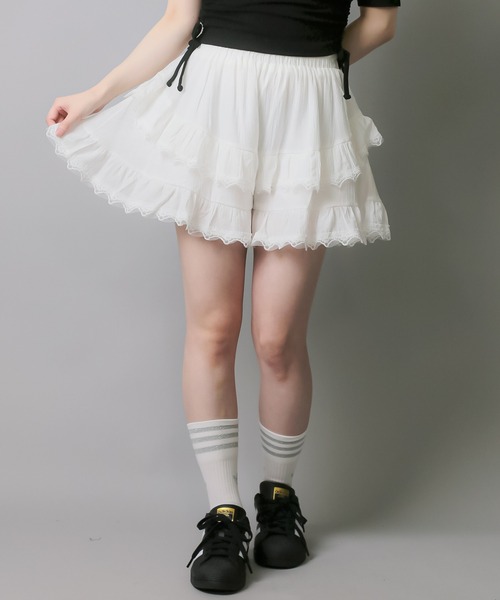 SPINNS（スピンズ）の「レースティアードミニパンツ（その他パンツ・レディース・オフホワイト・ONESIZE）」の4枚目の写真