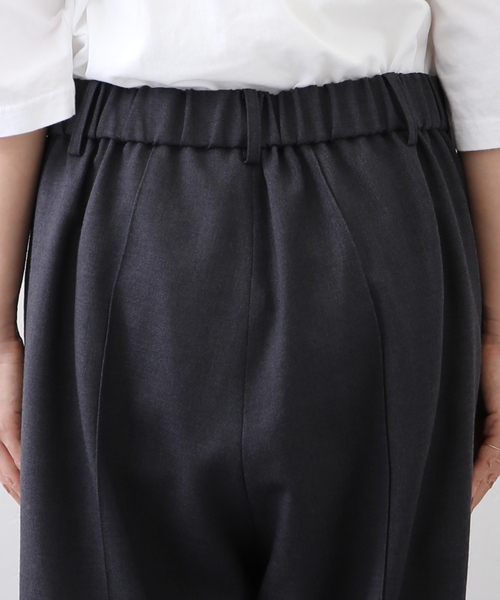 JOURNAL STANDARD LUXE（ジャーナルスタンダード　ラックス）の「TWツイル ピンタックパンツ（スラックス・レディース・チャコールグレー・SMALL/MEDIUM/LARGE）」の13枚目の写真