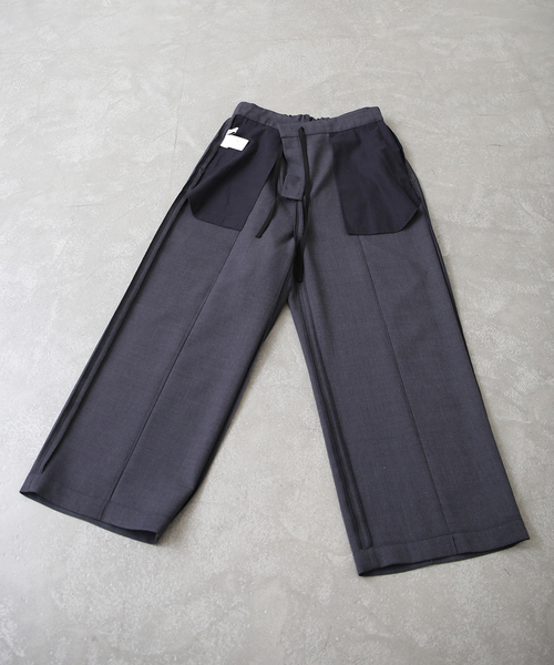 JOURNAL STANDARD LUXE（ジャーナルスタンダード　ラックス）の「TWツイル ピンタックパンツ（スラックス・レディース・チャコールグレー・SMALL/MEDIUM/LARGE）」の18枚目の写真