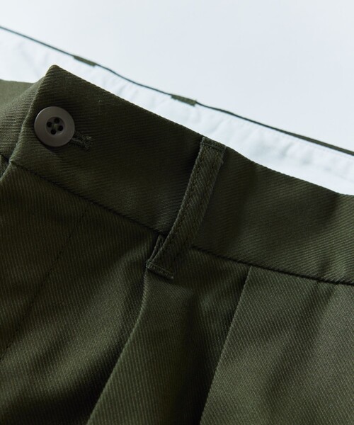 FREAK'S STORE(フリークスストア)の「限定展開 ヘビーツイル 2タック ワイドストレート スラックス(スラックス・メンズ・ブラック/オリーブ/ベージュ/ネイビー・SMALL/MEDIUM/LARGE)」の16枚目の写真