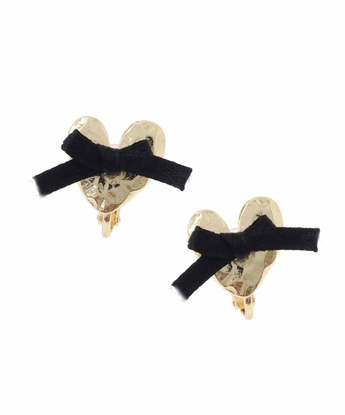 31 Sons de mode（トランテアン　ソン　ドゥ　モード）の「ハート×リボンイヤリング（イヤリング・レディース・シルバー/ゴールド・フリー）」の2枚目の写真