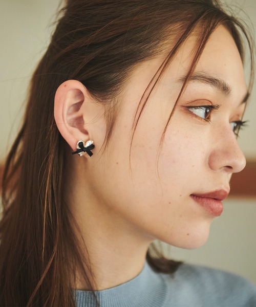 31 Sons de mode（トランテアン　ソン　ドゥ　モード）の「ハート×リボンイヤリング（イヤリング・レディース・シルバー/ゴールド・フリー）」の6枚目の写真