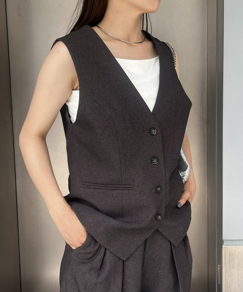 WILLOW（ウィロー）の「【WILLOW】テーラーベスト（ベスト・レディース・ブラック/グレー・ONE SIZE）」の5枚目の写真
