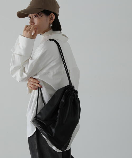 N.(N. Natural Beauty Basic)(エヌエヌナチュラルビューティーベーシック)の「◆PUボンサック(バックパック/リュック・レディース・ホワイト/ブラック・フリ-)」の10枚目の写真