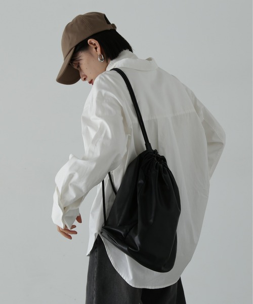 N.(N. Natural Beauty Basic)(エヌエヌナチュラルビューティーベーシック)の「◆PUボンサック(バックパック/リュック・レディース・ホワイト/ブラック・フリ-)」の6枚目の写真