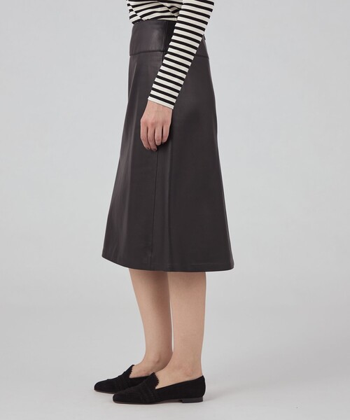 アニリンレザー トラペーズスカート（スカート）｜TOMORROWLAND