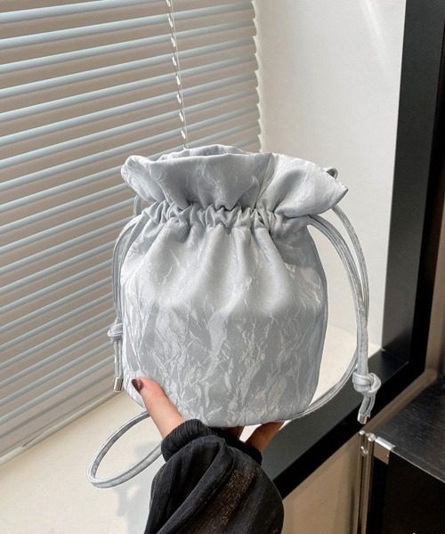 Miniministore(ミニミニストア)の「ミニショルダーバッグ 斜め掛け巾着バッグ(ショルダーバッグ・レディース・ブルー/ブラック/シルバー/アイボリー/ピンク・FREE)」の5枚目の写真