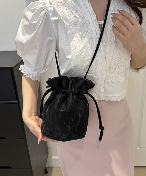 Miniministore(ミニミニストア)の「ミニショルダーバッグ 斜め掛け巾着バッグ(ショルダーバッグ・レディース・ブルー/ブラック/シルバー/アイボリー/ピンク・FREE)」の7枚目の写真