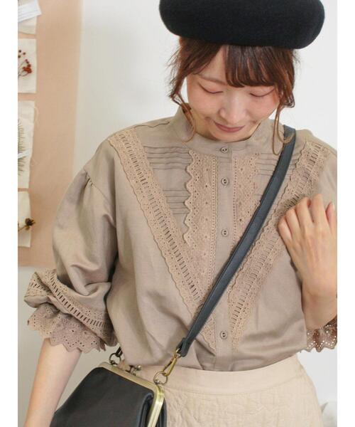 Samansa Mos2(サマンサ モスモス)の「V切替レースブラウス(シャツ/ブラウス・レディース・キナリ/モカ/ブラック・F)」の3枚目の写真