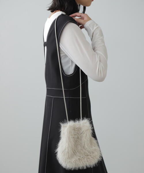 FREE'S MART(フリーズマート)の「◆ハトメチェーンバッグ(ショルダーバッグ・レディース・ブラック/ベージュ・フリ-)」の11枚目の写真