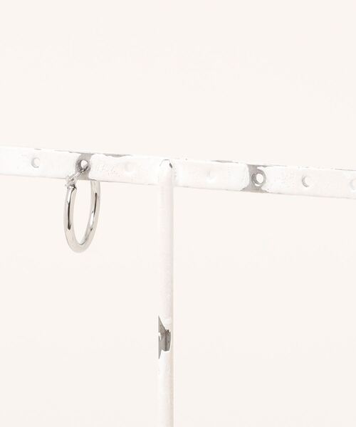 Pledge（プレッジ）の「【Pledge】MINIフープ ピアス（ソロ）（ピアス（片耳用）・レディース・ブラック/シルバー/ゴールド・FREE）」の4枚目の写真