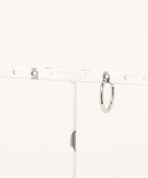 Pledge（プレッジ）の「【Pledge】MINIフープ ピアス（ソロ）（ピアス（片耳用）・レディース・ブラック/シルバー/ゴールド・FREE）」の8枚目の写真