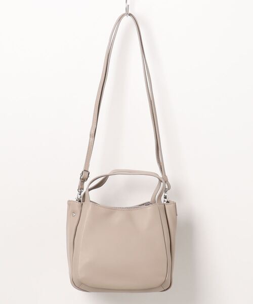 Y'SACCS（イザック）の「イタリアンシープ 2wayラウンドトート（トートバッグ・レディース・グレイッシュベージュ/ブラック/ライトグリーン/ネイビー・FREE）」の12枚目の写真