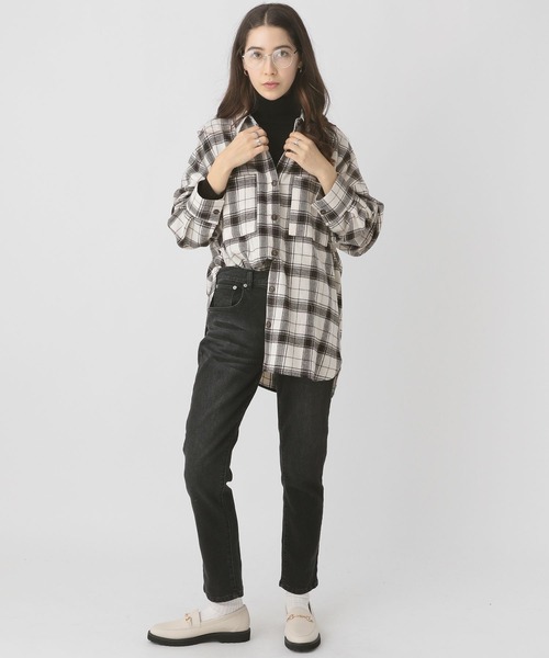 saloon（サルーン）の「SALOON(サルーン)/スリムテーパードデニムパンツ（デニムパンツ・レディース・ブラック・SMALL）」の8枚目の写真