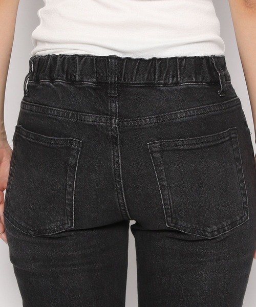 saloon（サルーン）の「SALOON(サルーン)/スリムテーパードデニムパンツ（デニムパンツ・レディース・ブラック・SMALL）」の14枚目の写真