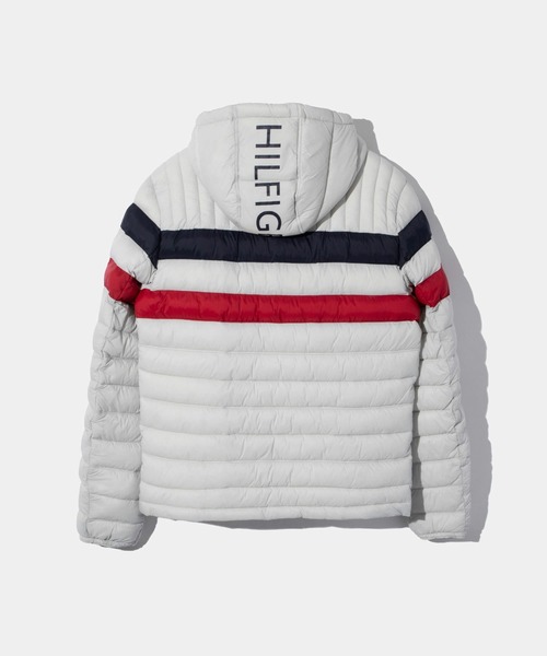 TOMMY HILFIGER(トミーヒルフィガー)の「TOMMY HILFIGER NYLON QUILTED HOODY トミーヒルフィガー 中わた ジャケット(ダウンジャケット/コート・メンズ・ネイビー系1/ネイビー/トリコロール・SMALL/MEDIUM/LARGE)」の19枚目の写真