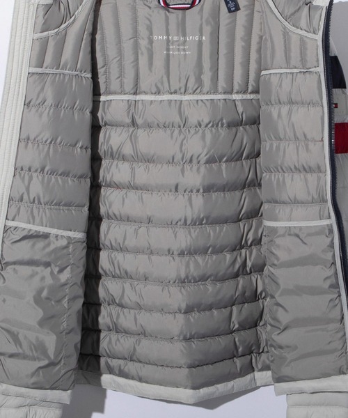 TOMMY HILFIGER(トミーヒルフィガー)の「TOMMY HILFIGER NYLON QUILTED HOODY トミーヒルフィガー 中わた ジャケット(ダウンジャケット/コート・メンズ・ネイビー系1/ネイビー/トリコロール・SMALL/MEDIUM/LARGE)」の10枚目の写真