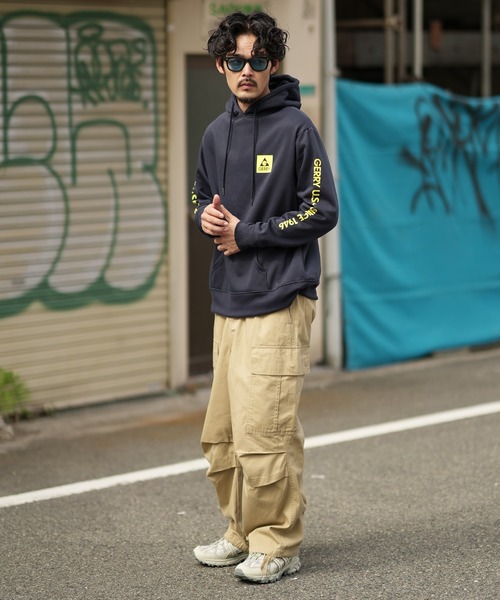 GERRY(ジェリー)の「【GERRY】別注 ネオンカラー プリント 裏起毛 パーカー(パーカー・メンズ・ブラック/ブルーグレー/グレー系/ネイビー系/杢グレー/ネイビー/ブラック系/ブルー系・MEDIUM/LARGE/X-LARGE)」の21枚目の写真