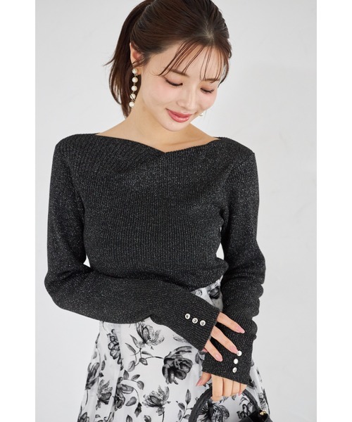 tocco closet（トッコ　クローゼット）の「【ZOZO限定】アシンメトリーネックラメニットトップス（ニット/セーター・レディース・ブラック/ブルー/イエロー/グリーン/ピンク/ネイビー/オフホワイト/アイボリー・M）」の4枚目の写真