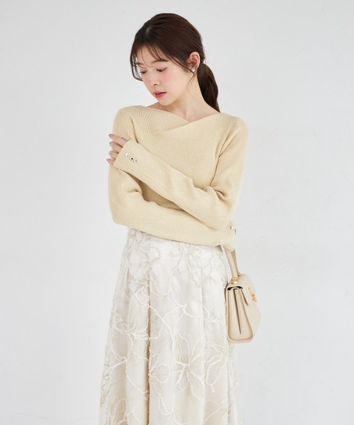 tocco closet（トッコ　クローゼット）の「【ZOZO限定】アシンメトリーネックラメニットトップス（ニット/セーター・レディース・ブラック/ブルー/イエロー/グリーン/ピンク/ネイビー/オフホワイト/アイボリー・M）」の13枚目の写真