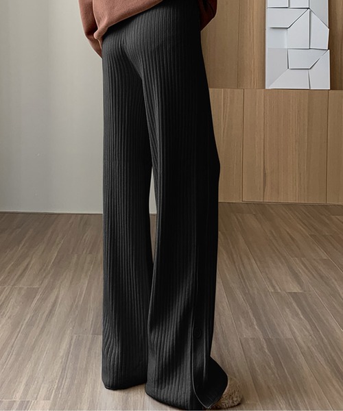by LEGNA（バイレグナ）の「カジュアルなデイリースタイルに活躍　サイドボタンリブニットパンツ（その他パンツ・レディース・グレー/ブラック/モカ/オフホワイト・FREE）」の10枚目の写真