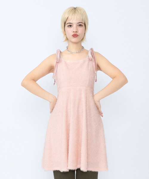 PUNYUS(プニュズ)の「ショルダーリボンキャミワンピース(ワンピース・レディース・ダークグレー/ブルー/ピンク/ブラック・3/2/1/4)」の16枚目の写真