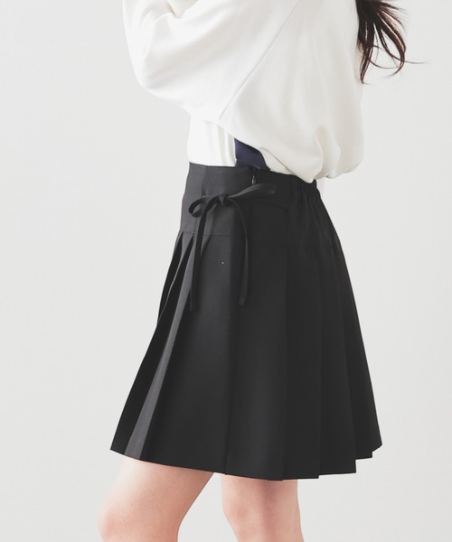 Honeys（ハニーズ）の「リボン付プリーツスカート（スカート・レディース・ライトグレー系/グレイッシュベージュ/ブラック・L/M/S/SS/LL）」の9枚目の写真