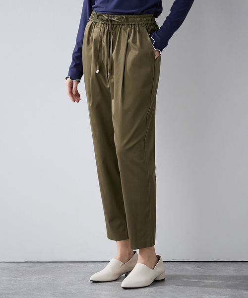 LE SOUK HOLIDAY（ルスークホリデー）の「【接触冷感】タックテーパードパンツ【ウエストゴム】（スラックス・レディース・ブラック/カーキ/チャコールグレー/ベージュ/グリーン/イエロー・S/M/L）」の20枚目の写真