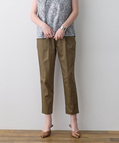 LE SOUK HOLIDAY（ルスークホリデー）の「【接触冷感】タックテーパードパンツ【ウエストゴム】（スラックス・レディース・ブラック/カーキ/チャコールグレー/ベージュ/グリーン/イエロー・S/M/L）」の5枚目の写真
