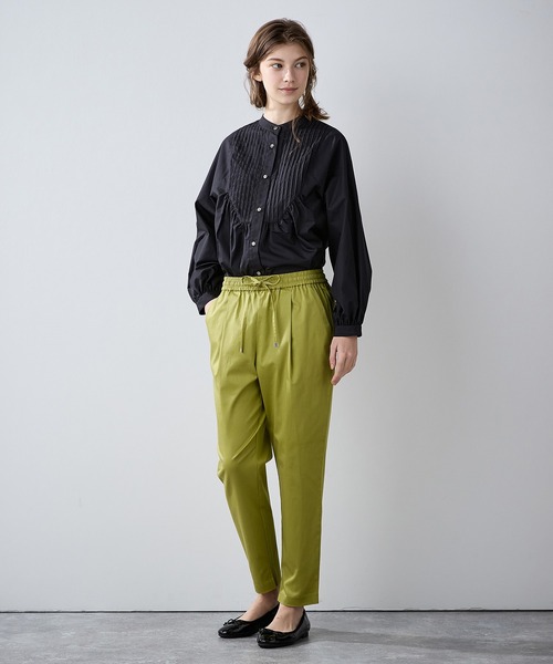 LE SOUK HOLIDAY（ルスークホリデー）の「【接触冷感】タックテーパードパンツ【ウエストゴム】（スラックス・レディース・ブラック/カーキ/チャコールグレー/ベージュ/グリーン/イエロー・S/M/L）」の22枚目の写真